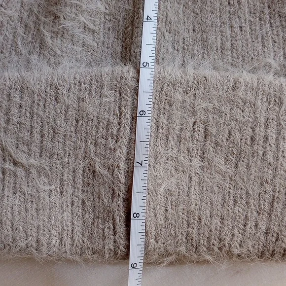 NWT Soia & Kyo Jaya Fuzzy Rib Knit Beanie Cap OS Hush Beige - Picture 9 of 9